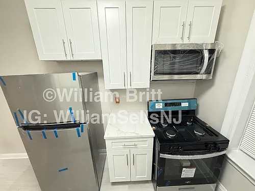204 Market St #9 Photo 1