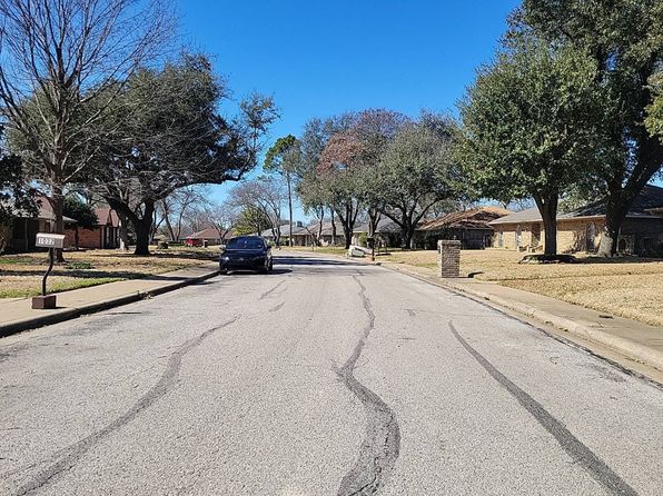 1037 Rosewood Dr, Desoto, TX 75115