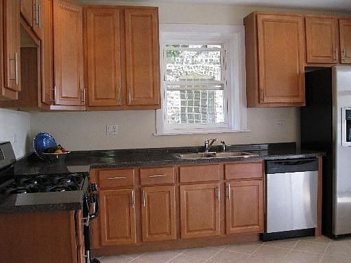 5th image of 5415 W Drummond Pl #1