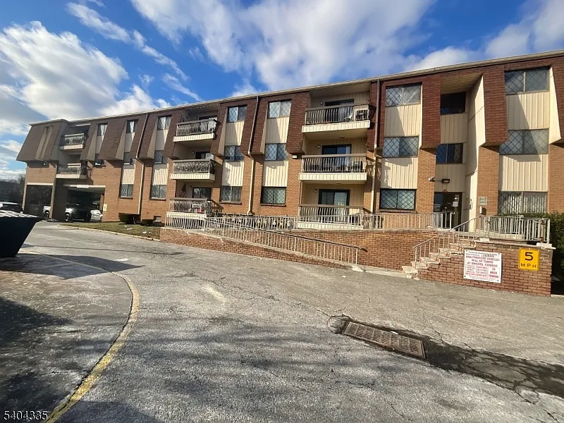 1190 W St George BLDG 1190 #A45 photo 1