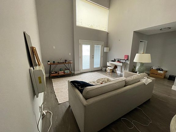 2nd image of 7044 Hawthorn Ave APT 301