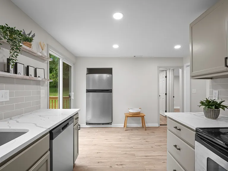 3216 W Townsend Ct — Photo 8