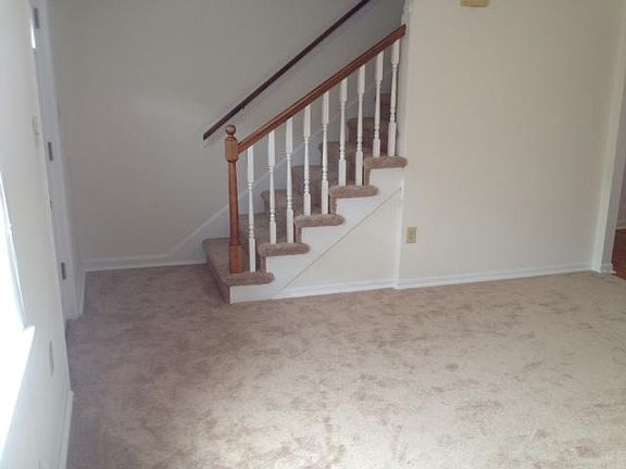 2nd image of 309 Skyline Pl Front 309