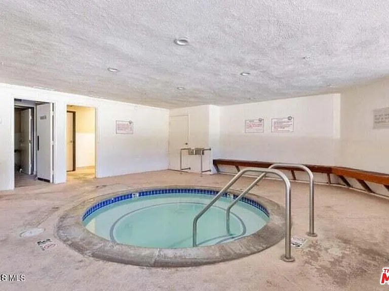 574 Island View Cir — Photo 25