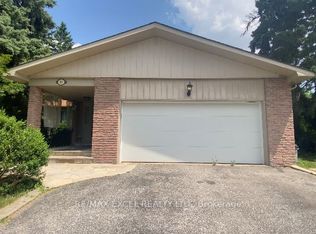 33 Kilchurn Castle Dr #5, Toronto, ON M1T 2W3