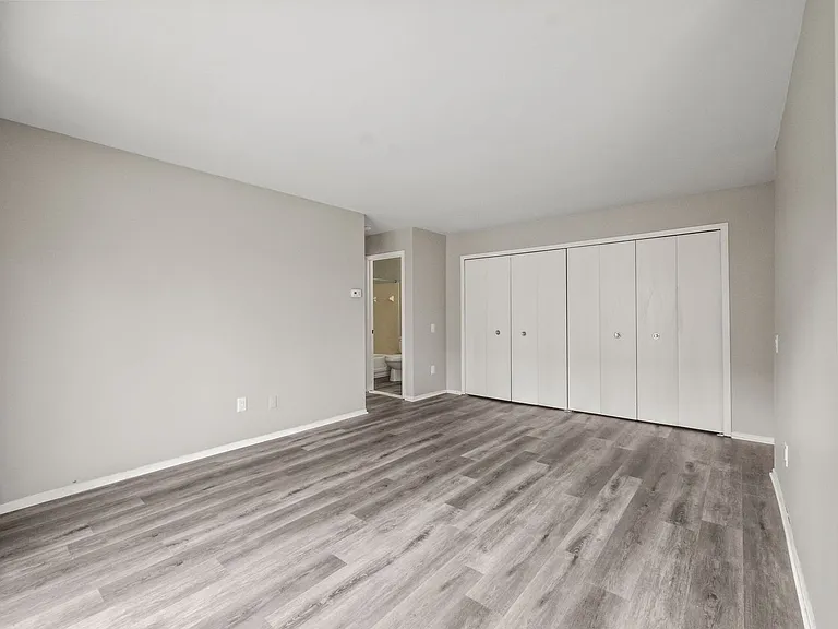 Glenwood Apartments — Photo 22