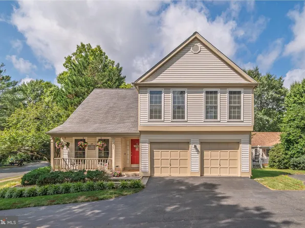 307 Foxridge Dr SW, Leesburg, VA 20175