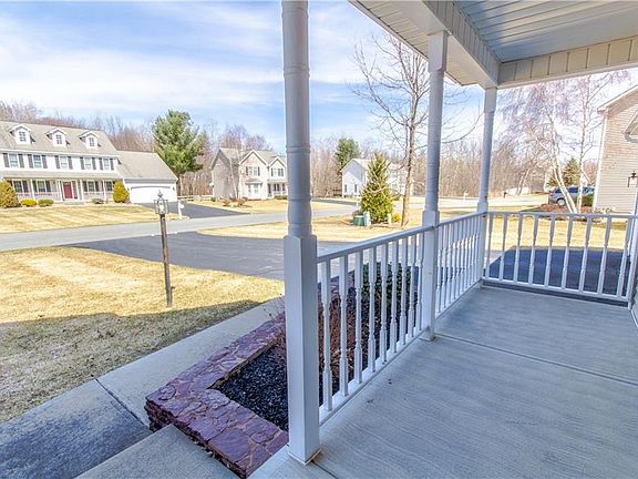 5th image of 52 Wallflower Dr