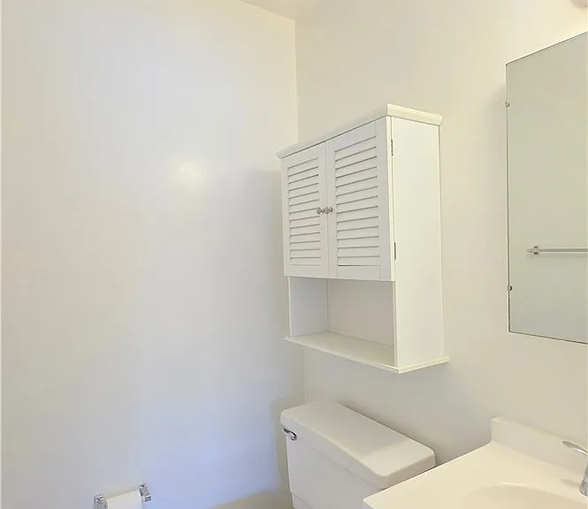 1086 Springfield St #D — Photo 12