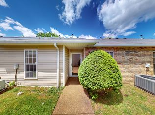 288 Lake Chateau Dr, Hermitage, TN 37076