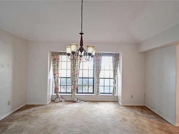 4th image of 102 Country Club Dr