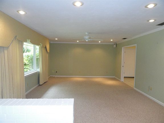 3rd image of 1133 Myers Park Dr