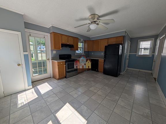 Sunny Kitchen