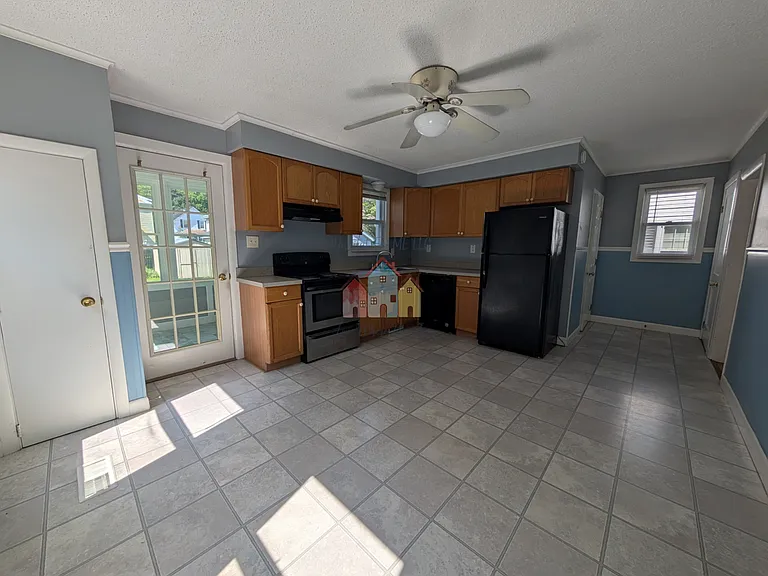 Sunny Kitchen