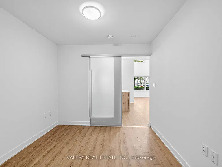 39 Niagara St #125 — Photo 11