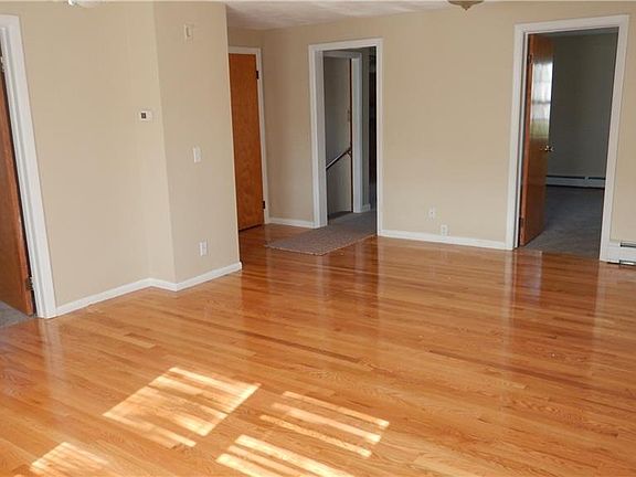 5th image of 205 Brentwood Ave