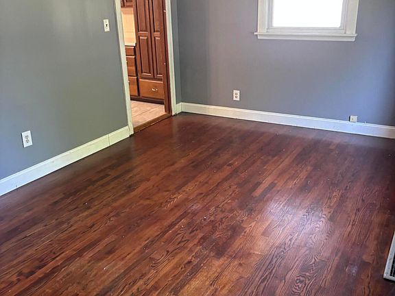 3rd image of 1217 W 63rd Ave