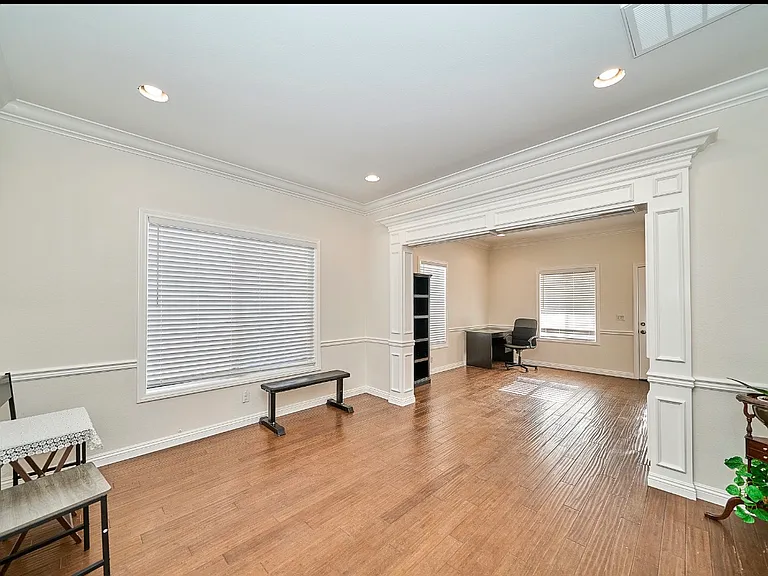 3326 Barnes Ave — Photo 16
