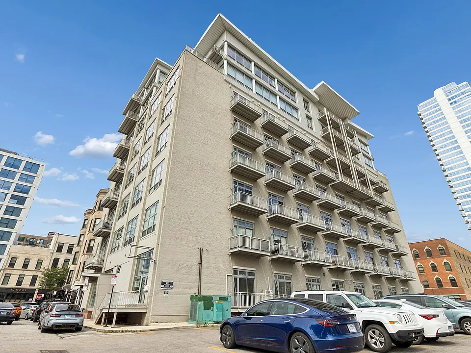 770 W Gladys Ave #304