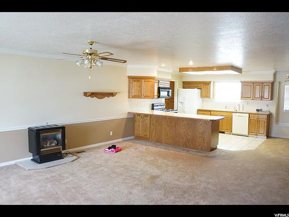 4th image of 1472 N 220 E