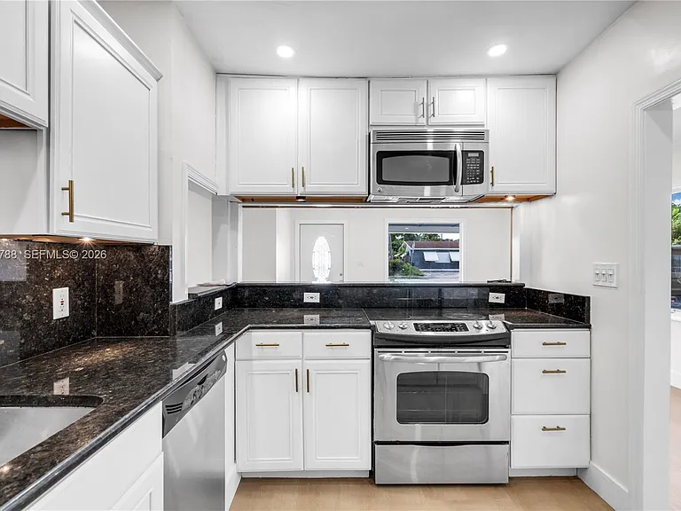 1320 N Andrews Ave — Photo 10