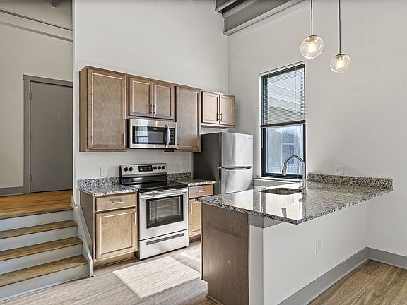 2nd image of 1313 E Main St APT 104