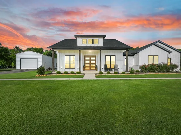 2828 Howell Dr, Venus, TX 76084