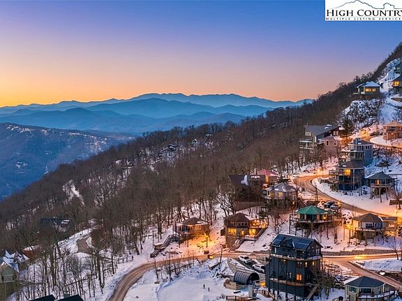 3rd image of 109 Skiloft Road