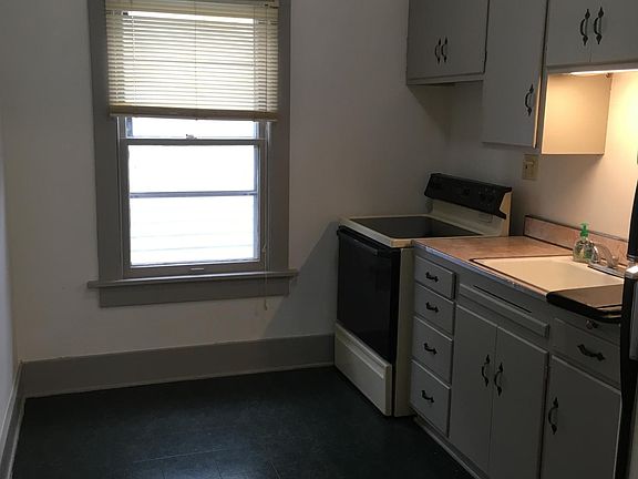 5th image of 1323 Metropolitan Ave