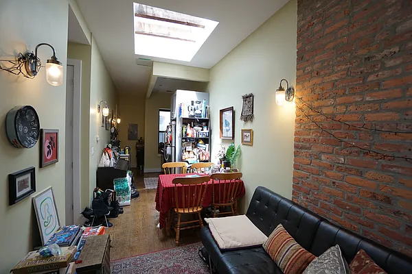 Rented by Rennit Inc. | media 34