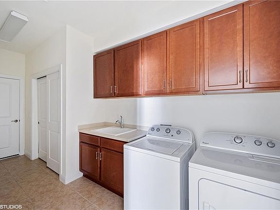 3rd image of 1554 Oceania Dr S