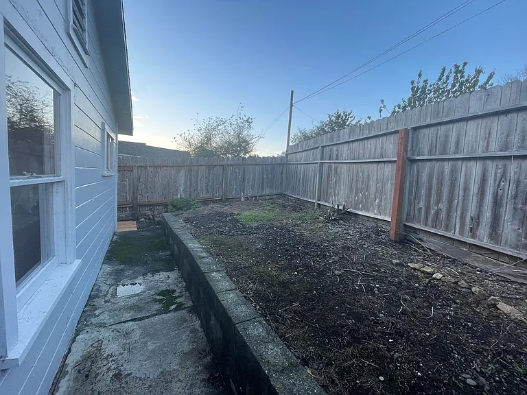 576 Main St — Photo 27