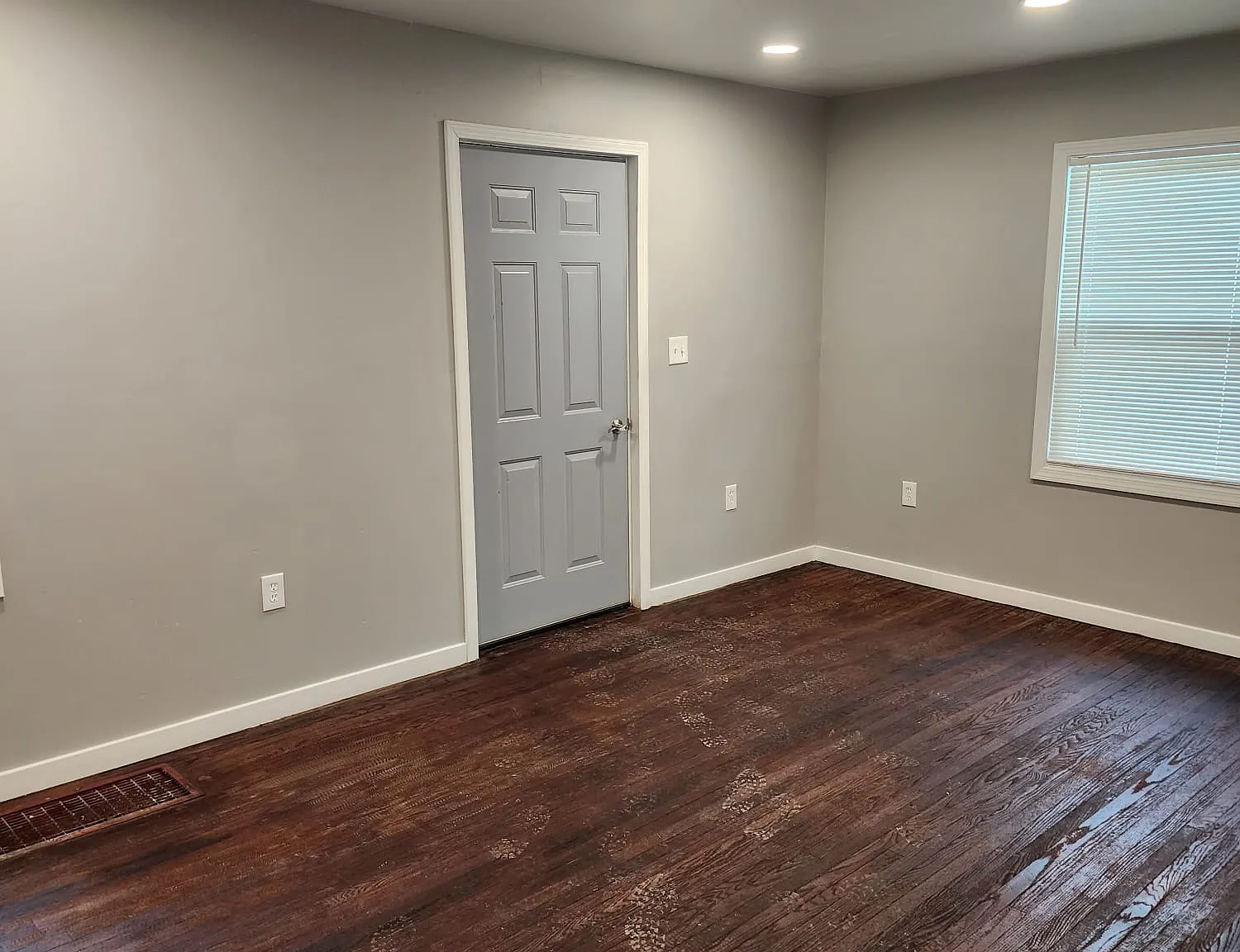 3 bed, 1110 sqft, $1,650 — Photo 2