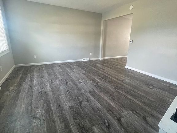 3rd image of 5420 N Division St