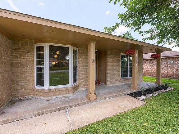 4th image of 1663 Chilton Ln