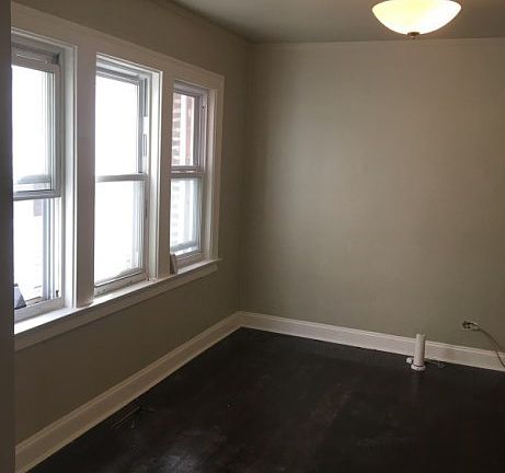 3rd image of 7818 S Greenwood Ave