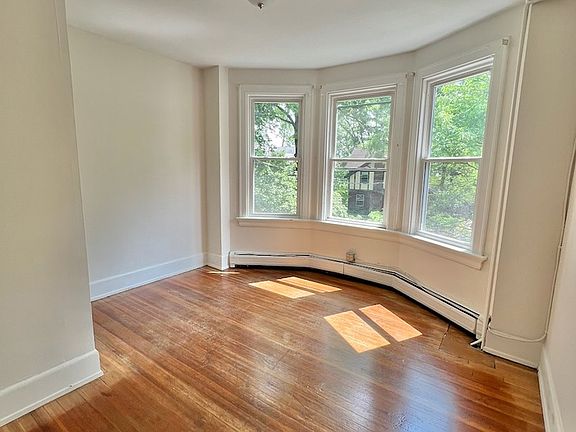 3rd image of 3343 Bishop St