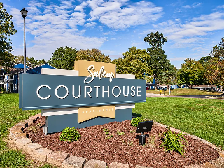 Salem Courthouse — Photo 17
