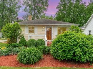 2890 E Ashby Rd, Midland, MI 48640