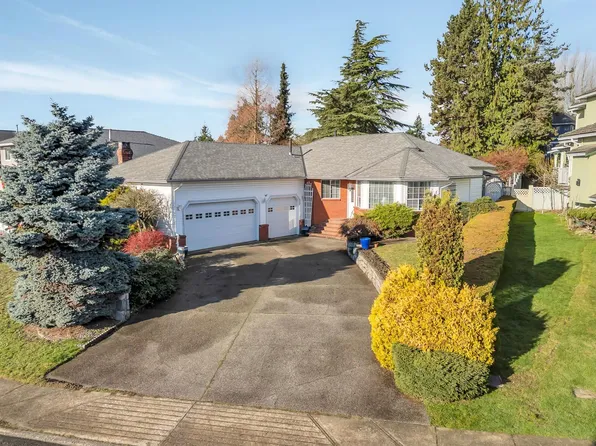 2235 Leclair Dr, Coquitlam, BC V3K 6H6