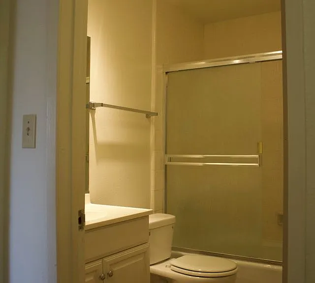 1179 W 11th St #2 — Photo 9
