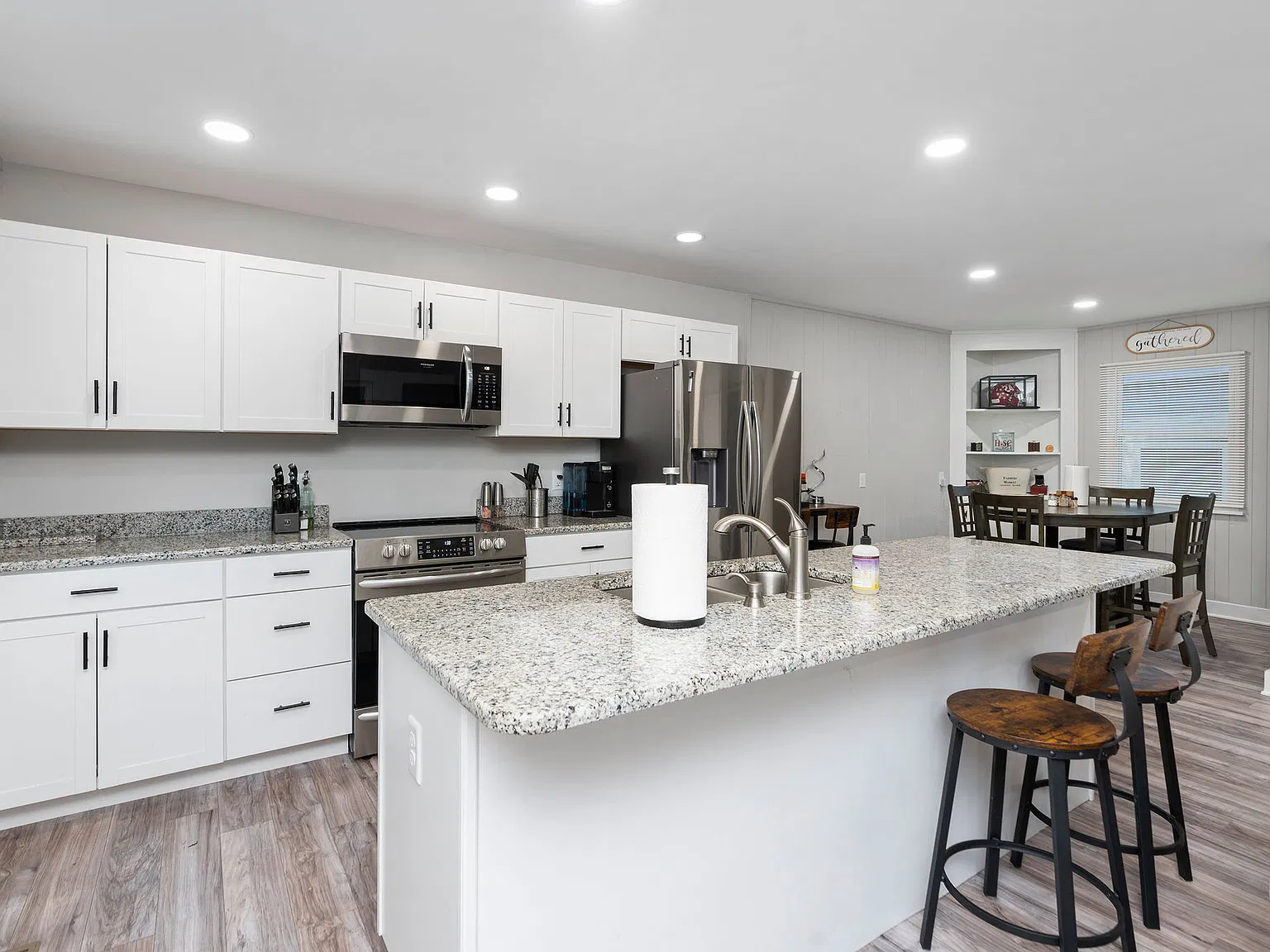 2 bed, 1000 sqft, $1,495 — Photo 1