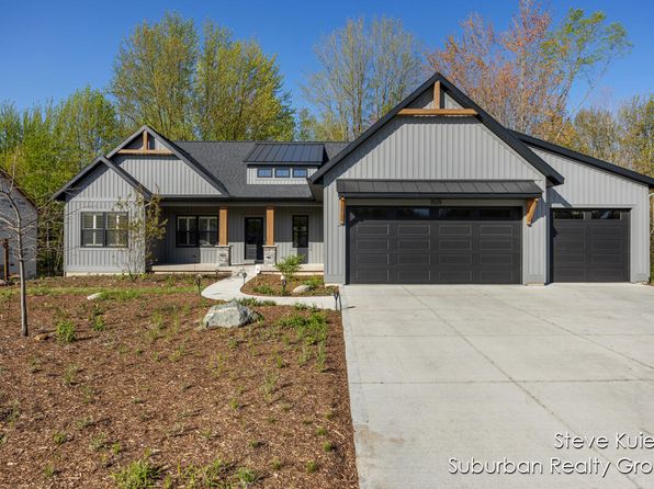 1525 Browning Dr, Grand Rapids, MI 49534