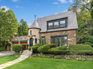 951 Cedar St, Deerfield, IL 60015