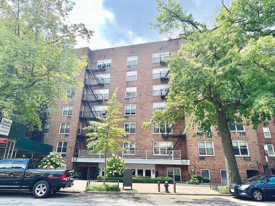 44-30 Douglaston Pkwy #4J