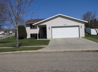 2751 59th St NW, Rochester, MN 55901