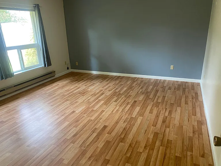 915 Margaret Dr — Photo 9