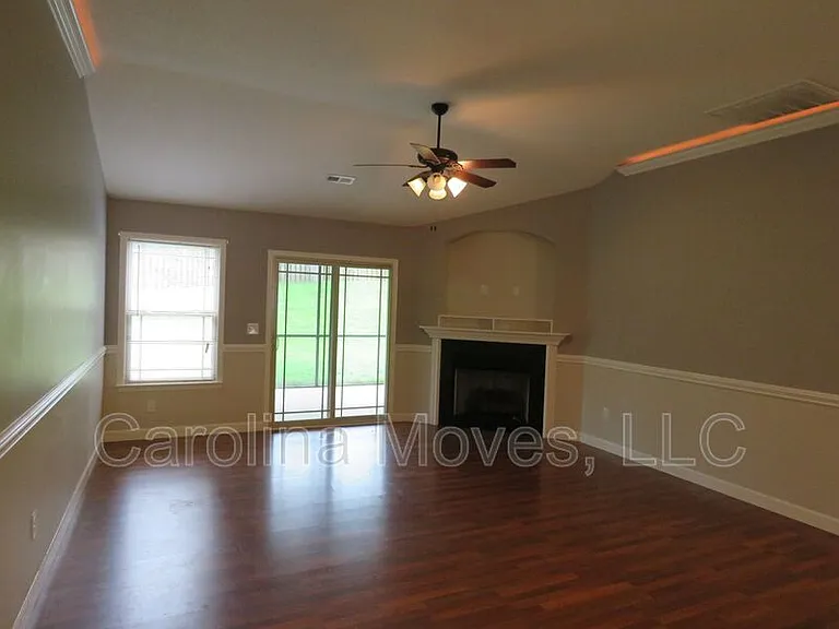 105 Dellwood Dr — Photo 3
