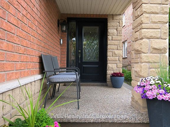 4th image of 4819 Bloomburg Dr