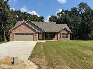 2 Boreland Cir, Bella Vista, AR 72715